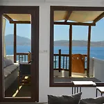 Apartment Honeymoon *