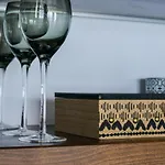 Apartment Honeymoon *